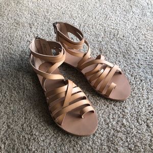 ☀️ NWOT. Gladiator Sandal ☀️